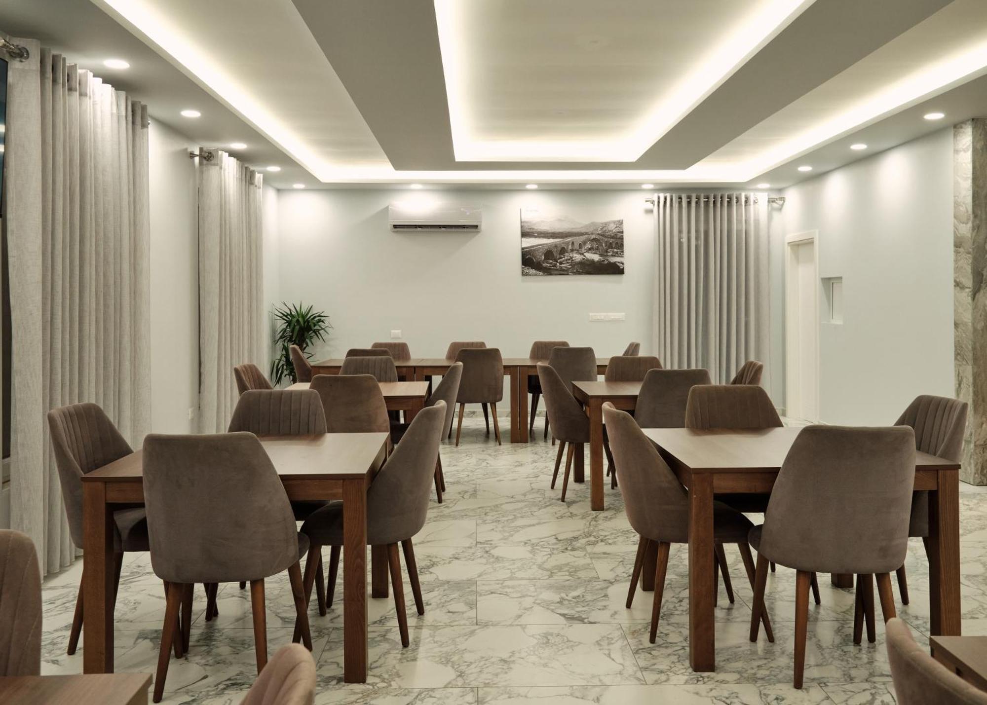 Montflux Hotel Boks Luaran gambar